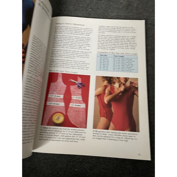 Singer sewing Activewear Book - Picture 2 of 4